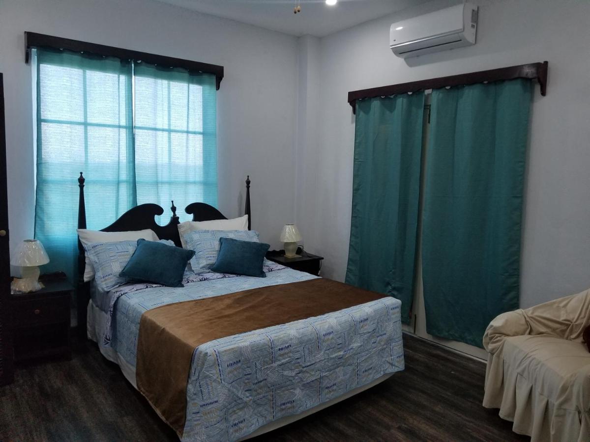 Royal View Apartment Plus Belize City Exterior foto