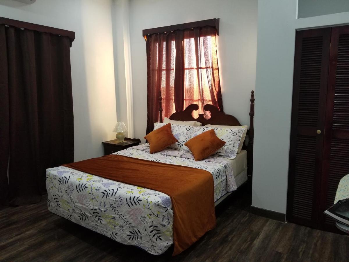 Royal View Apartment Plus Belize City Exterior foto