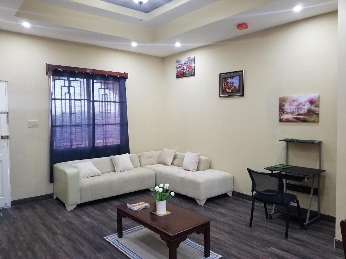 Royal View Apartment Plus Belize City Exterior foto