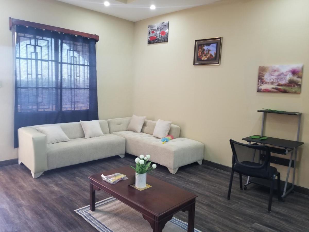 Royal View Apartment Plus Belize City Exterior foto
