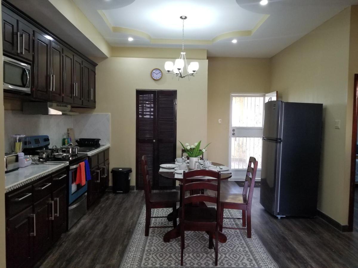 Royal View Apartment Plus Belize City Exterior foto
