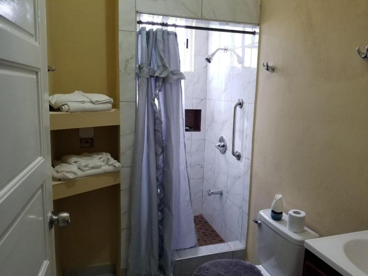 Royal View Apartment Plus Belize City Exterior foto